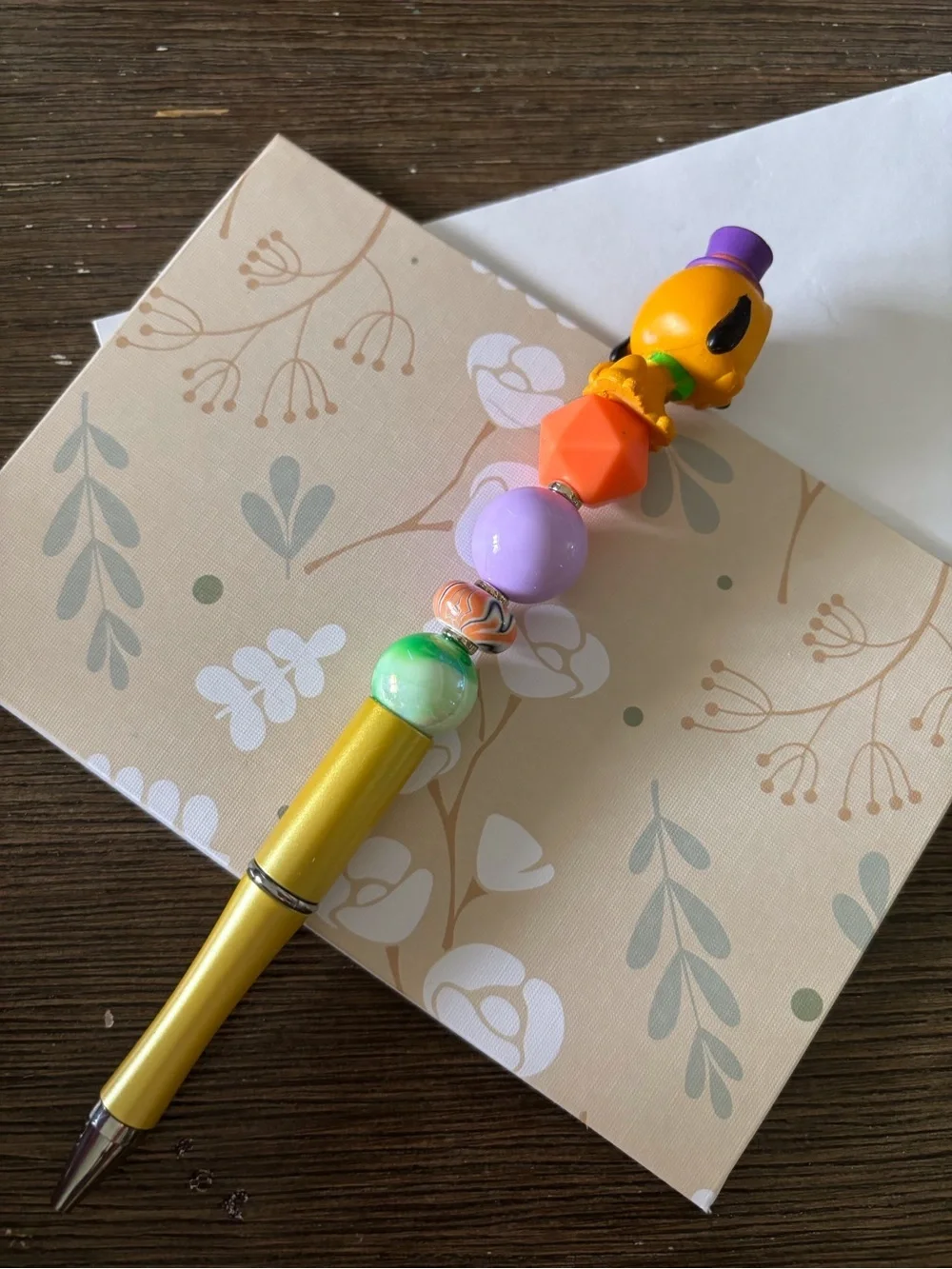 Disney Doorables: Mickey Mouse: Halloween Pluto handmade beaded pen